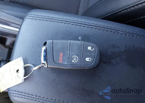 2025 Jeep Compass Latitude 4X4 из США, поврежденный, VIN 3C4NJDBNXST543798